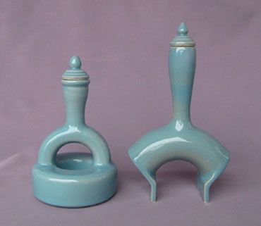 寺澤　曄「蓋付瓶二種」左 径14.0×高22.5cm　右 縦6.0×16.5×27.5cm