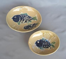 松本伸一 「魚文入れ子楕円皿」 左 縦23.0×横27.0×高5.5cm　右 縦18.0×横20.5×高4.5cm