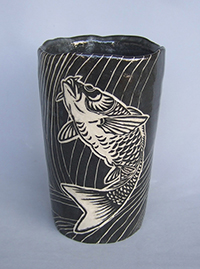 沼邉美穂 「黒掻落花瓶」 径15.0　高25.0cm