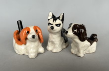 清水春子「犬の印鑑立て」　ハスキー　径7.5×4.5 高8.5cm
コーイケルホンディエ　径8.0×4.0 高6.5cm