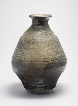 井上　毅　李朝風叩大壺　径46.0×44.5 高64.0cm