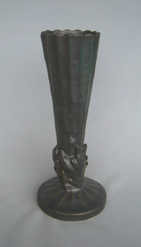 藤井健治「織部タタラ巻花入」 径14.0×14.0 高32.0cm