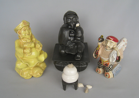 左 松浦清人　径14.0×15.0 高23.0cm　中央 梅村正信　径15.5×15.5 高25.0cm（鏡餅・ねずみ含まず）　右 勇崎眞司　径11.0×13.0 高17.0cm