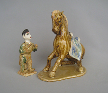 馬場邦明　「三彩牽馬俑(現代)倣」　径21.0×12.5 高22.0cm（台座含まず）