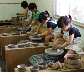 夏休みの自由研究は陶芸家気分で！！